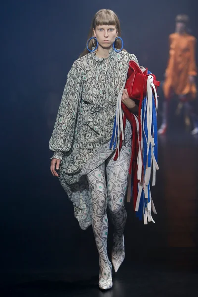 Look 36